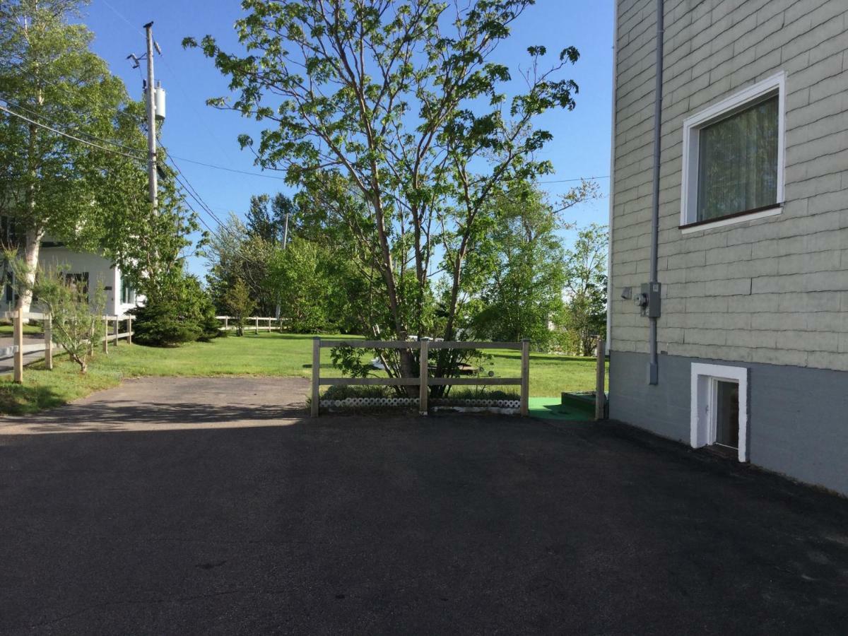 Appartement Chez Leon Grandes-Bergeronnes Exterior foto